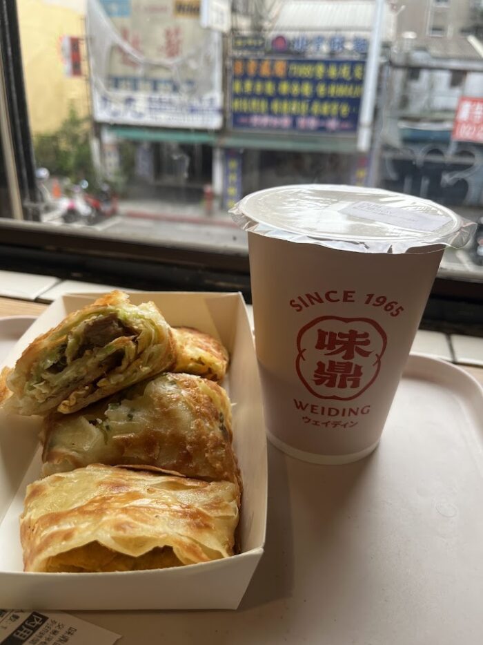 朝食の蛋餅と豆乳