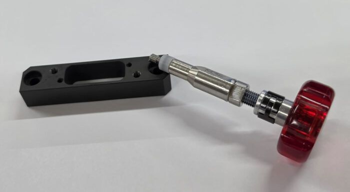 工具にヘリサートをセットする