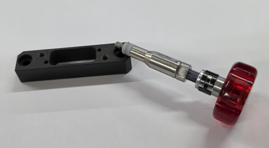 工具にヘリサートをセットする